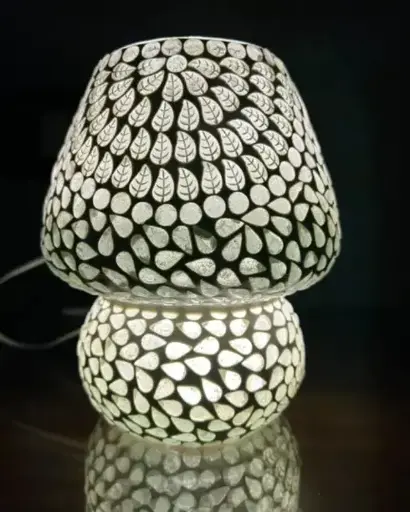 Leaf pattern mosaic glass table lamp